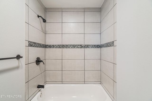 4036 Wrights Ferry Rd, Louisville, TN 37777