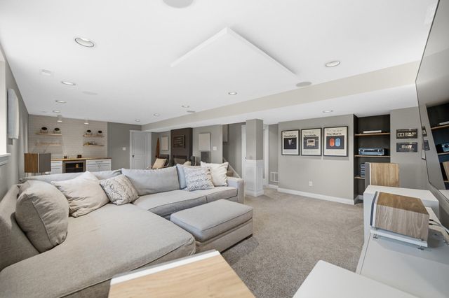 10227 Sentry Drive, St. John, IN 46373