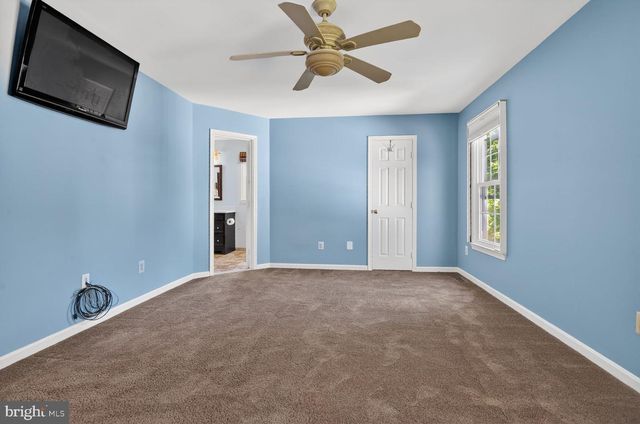 5724 FLAGLER DR, Centreville, VA 20120