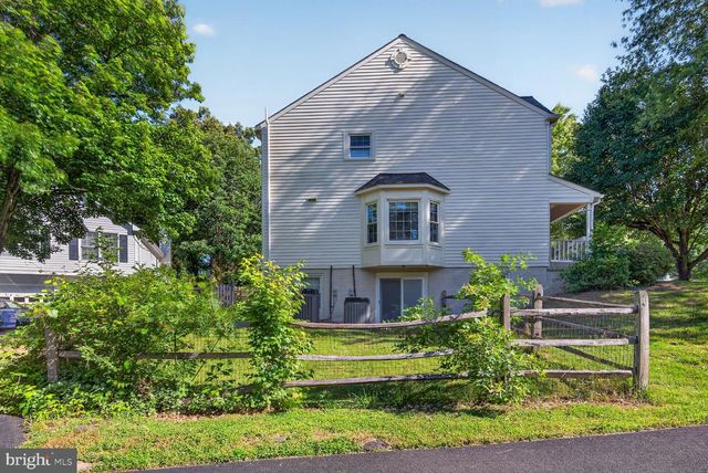 5724 FLAGLER DR, Centreville, VA 20120