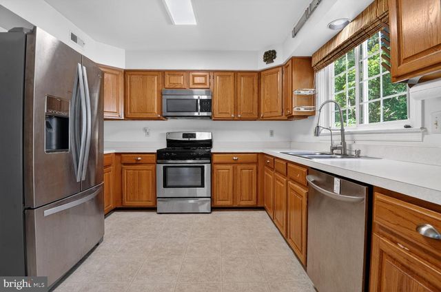 5724 FLAGLER DR, Centreville, VA 20120