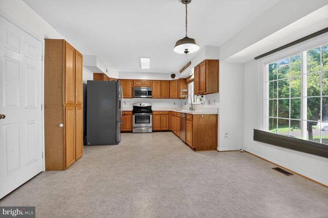 5724 FLAGLER DR, Centreville, VA 20120