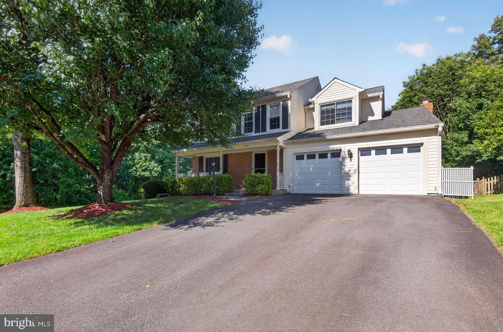 5724 FLAGLER DR, Centreville, VA 20120