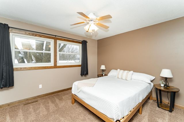 3810 1st Place NW, Rochester, MN 55901