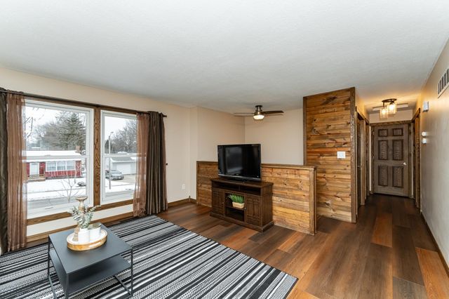 3810 1st Place NW, Rochester, MN 55901