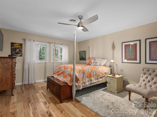 321 Britton Creek Drive, Hendersonville, NC 28791