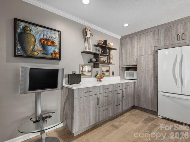 321 Britton Creek Drive, Hendersonville, NC 28791