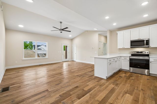 551 Skyview Dr, Ashland City, TN 37015
