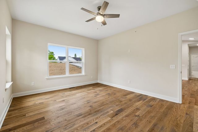 551 Skyview Dr, Ashland City, TN 37015
