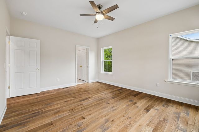 551 Skyview Dr, Ashland City, TN 37015