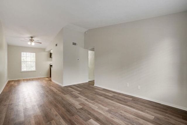 1105 UTA Boulevard 106, Arlington, TX 76013