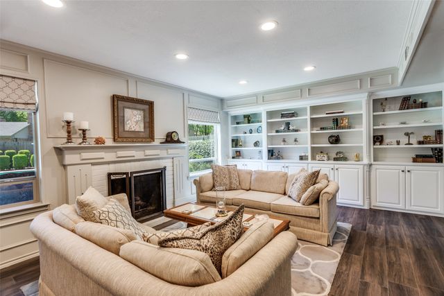 1911 Lakeside Drive, Arlington, TX 76013