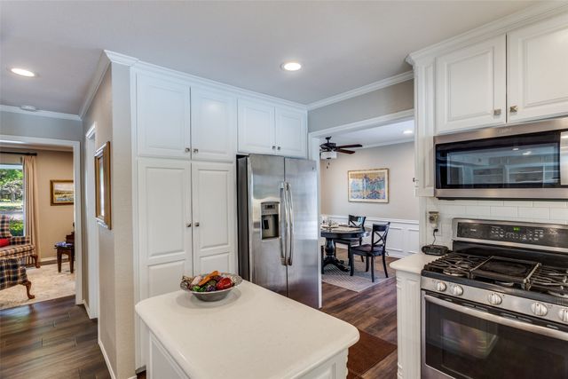 1911 Lakeside Drive, Arlington, TX 76013