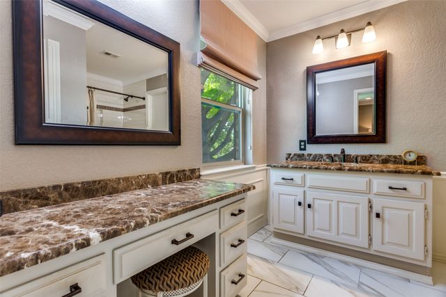 1911 Lakeside Drive, Arlington, TX 76013