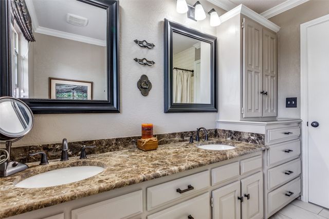 1911 Lakeside Drive, Arlington, TX 76013