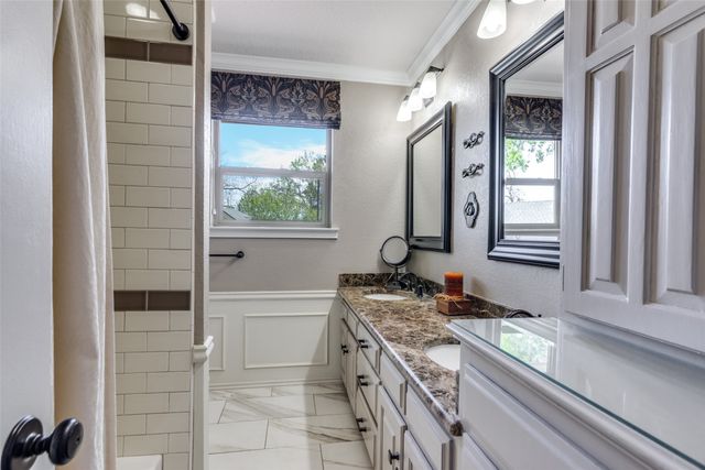 1911 Lakeside Drive, Arlington, TX 76013