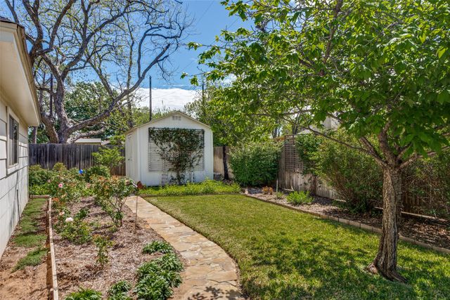 1911 Lakeside Drive, Arlington, TX 76013