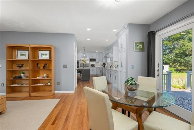 9 Hillando Dr, Shrewsbury, MA 01545