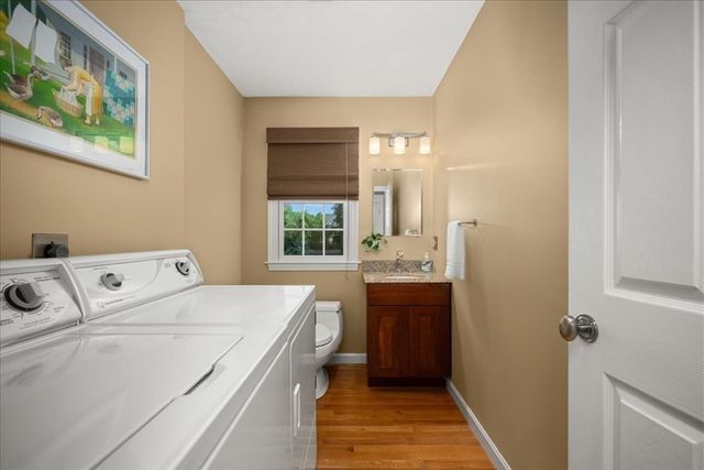9 Hillando Dr, Shrewsbury, MA 01545
