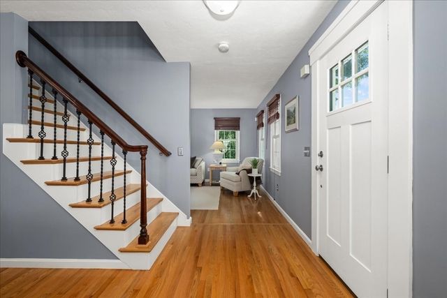 9 Hillando Dr, Shrewsbury, MA 01545
