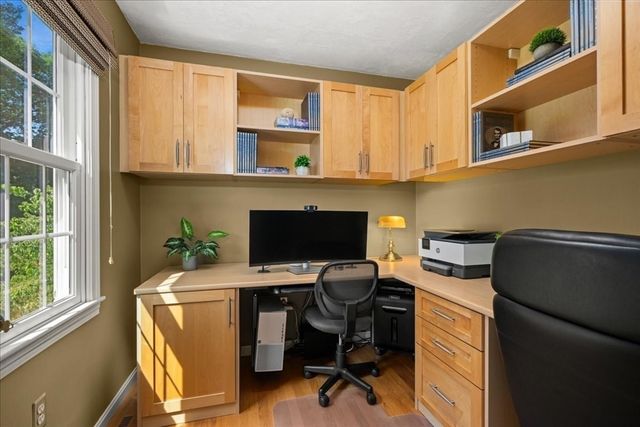 9 Hillando Dr, Shrewsbury, MA 01545