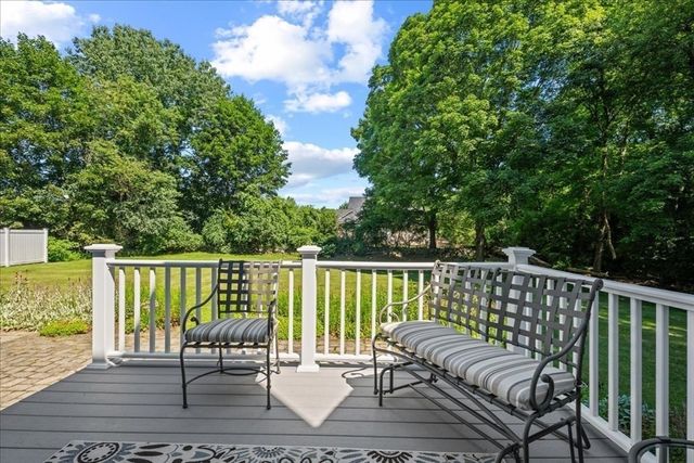 9 Hillando Dr, Shrewsbury, MA 01545