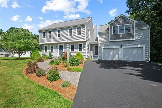 9 Hillando Dr, Shrewsbury, MA 01545