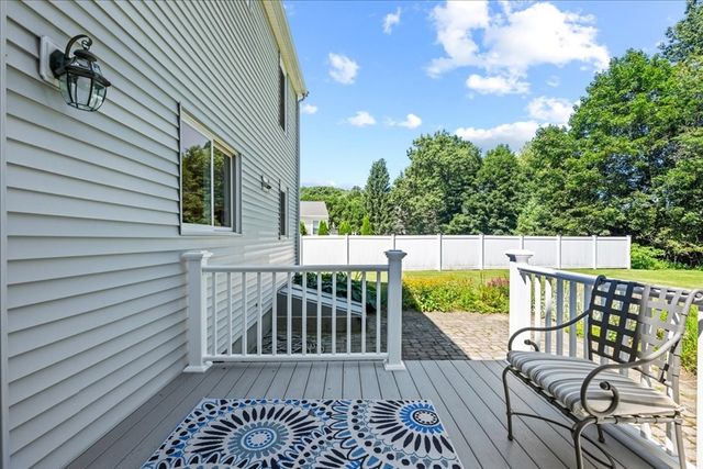 9 Hillando Dr, Shrewsbury, MA 01545