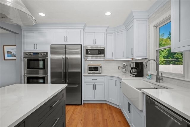 9 Hillando Dr, Shrewsbury, MA 01545