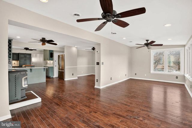 333 STURTONS LN, Pasadena, MD 21122