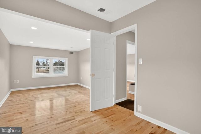 333 STURTONS LN, Pasadena, MD 21122