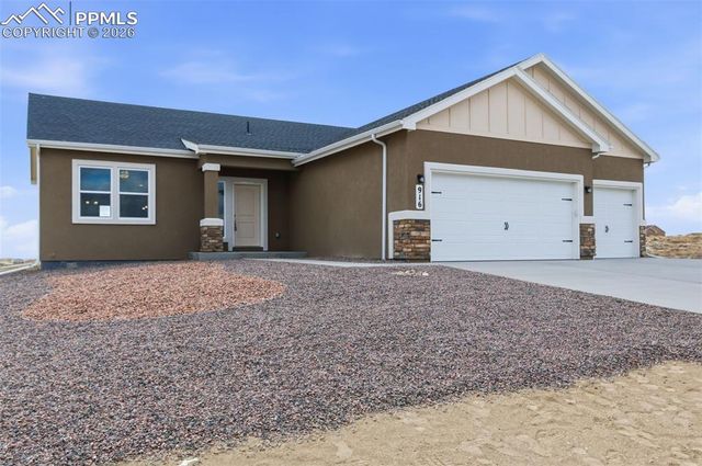 916 E Platteville Boulevard, Pueblo West, CO 81007