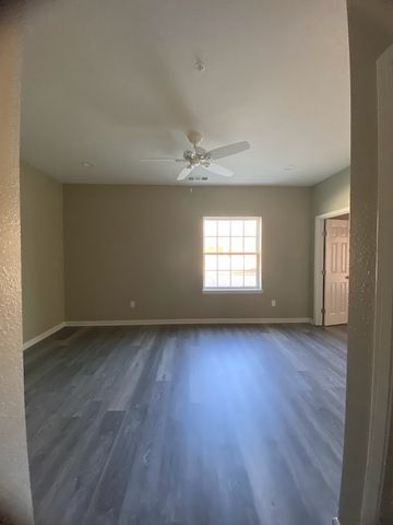 1305 West Villa Maria Road D101, Bryan, TX 77801