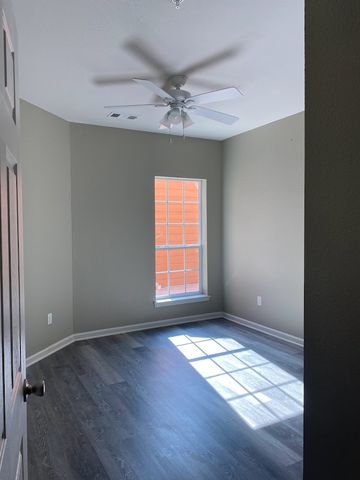 1305 West Villa Maria Road D101, Bryan, TX 77801