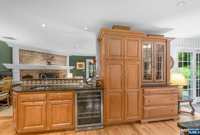 220 Ottowa Lane, Franklin Lakes, NJ 07417