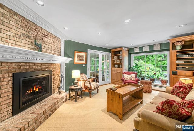 220 Ottowa Lane, Franklin Lakes, NJ 07417