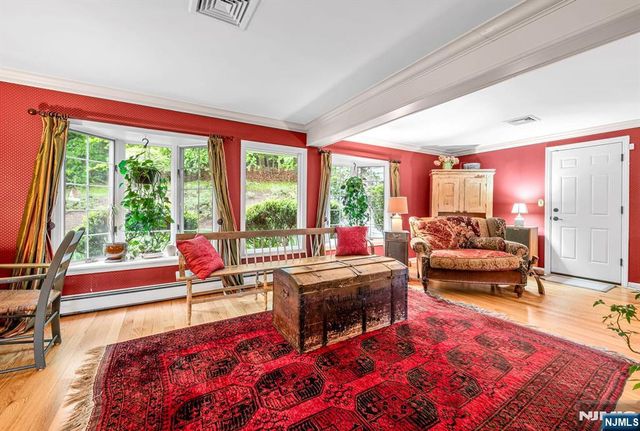 220 Ottowa Lane, Franklin Lakes, NJ 07417