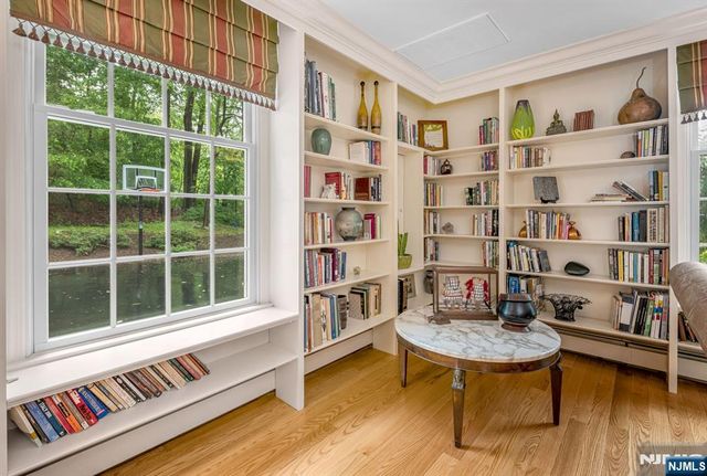 220 Ottowa Lane, Franklin Lakes, NJ 07417