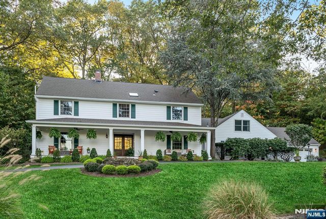 220 Ottowa Lane, Franklin Lakes, NJ 07417