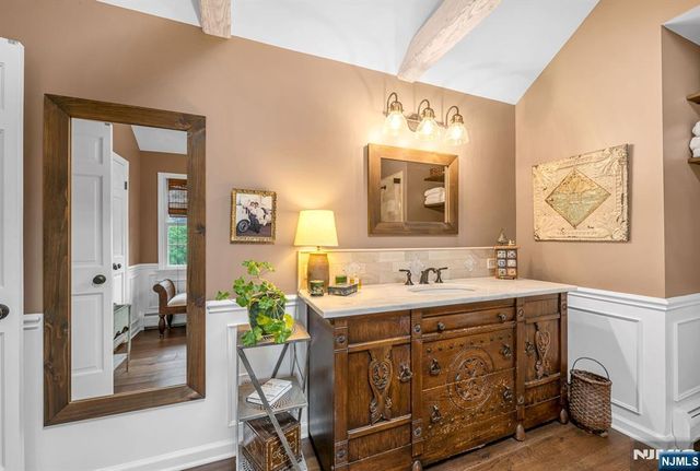 220 Ottowa Lane, Franklin Lakes, NJ 07417