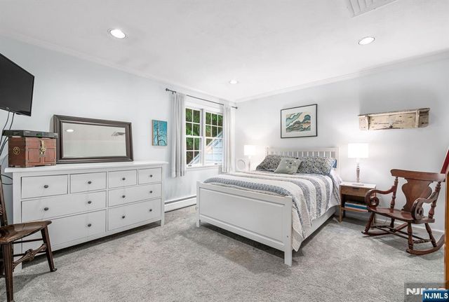 220 Ottowa Lane, Franklin Lakes, NJ 07417