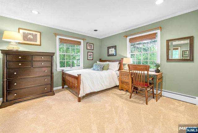 220 Ottowa Lane, Franklin Lakes, NJ 07417