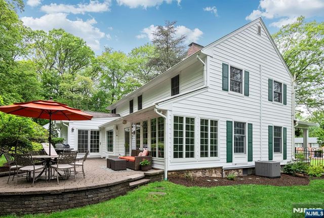 220 Ottowa Lane, Franklin Lakes, NJ 07417