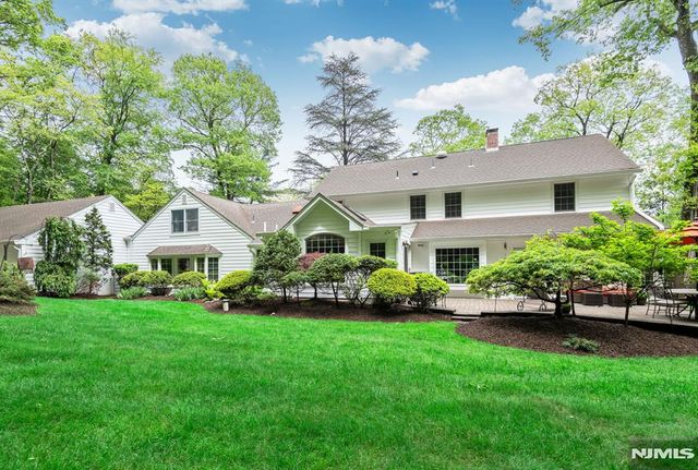 220 Ottowa Lane, Franklin Lakes, NJ 07417