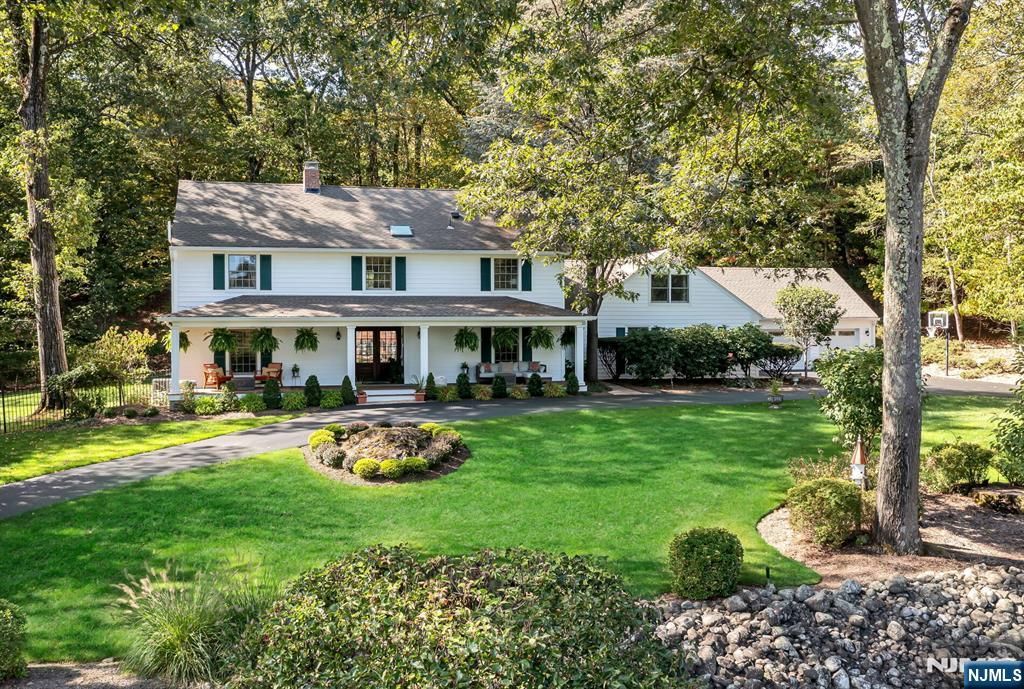 220 Ottowa Lane, Franklin Lakes, NJ 07417