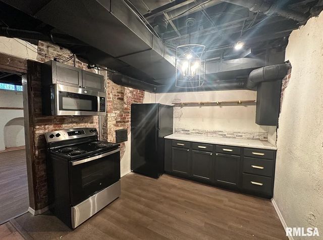 611 W HIGH Street Unit A, Peoria, IL 61606