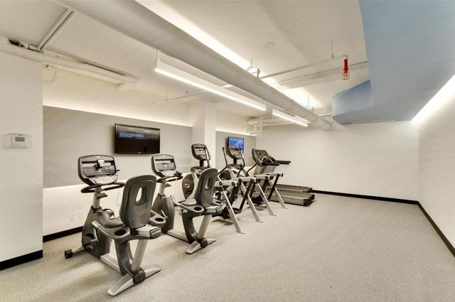 400 E 85th St Apt 2H, New York City, NY 10028