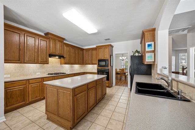 8010 Kings Court, Rowlett, TX 75089