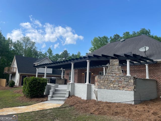 589 Old Mill Creek Road, Ellabell, GA 31308