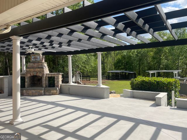 589 Old Mill Creek Road, Ellabell, GA 31308